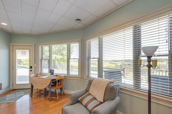 Apartment (0 Bedroom) | Interior - 4 Mi to German Village: Studio w/ Hot Tub! (Millersburg)