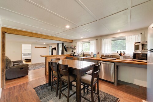 Private Hot Tub: Main Cabin at Elk Creek Escape!