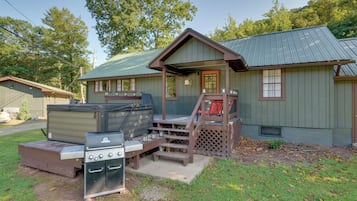 House (2 Bedrooms) | Terrace/patio