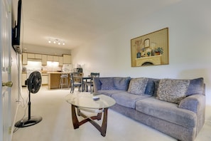 Apartment (1 Bedroom) | Interior - Basye Getaway w/ Pool Access, 2 Mi to Bryce Resort (Basye)