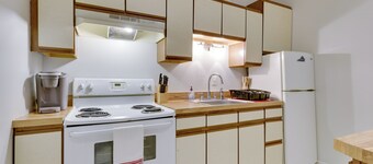 Basye Getaway w/ Pool Access, 2 Mi to Bryce Resort