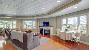 Apartment (0 Bedroom) | Interior