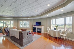 Apartment (0 Bedroom) | Interior