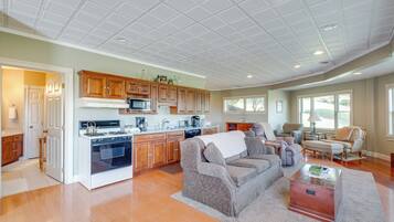 Apartment (0 Bedroom) | Interior