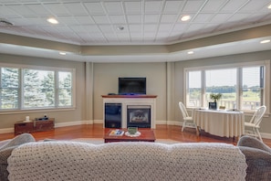 Apartment (0 Bedroom) | Interior - 'holmes With a View' Studio: Millersburg Retreat! (Millersburg)