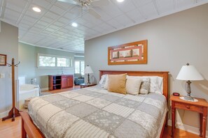 Apartment (0 Bedroom) | Interior - 'holmes With a View' Studio: Millersburg Retreat! (Millersburg)