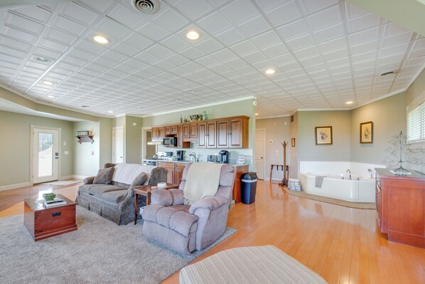 Apartment (0 Bedroom) | Interior