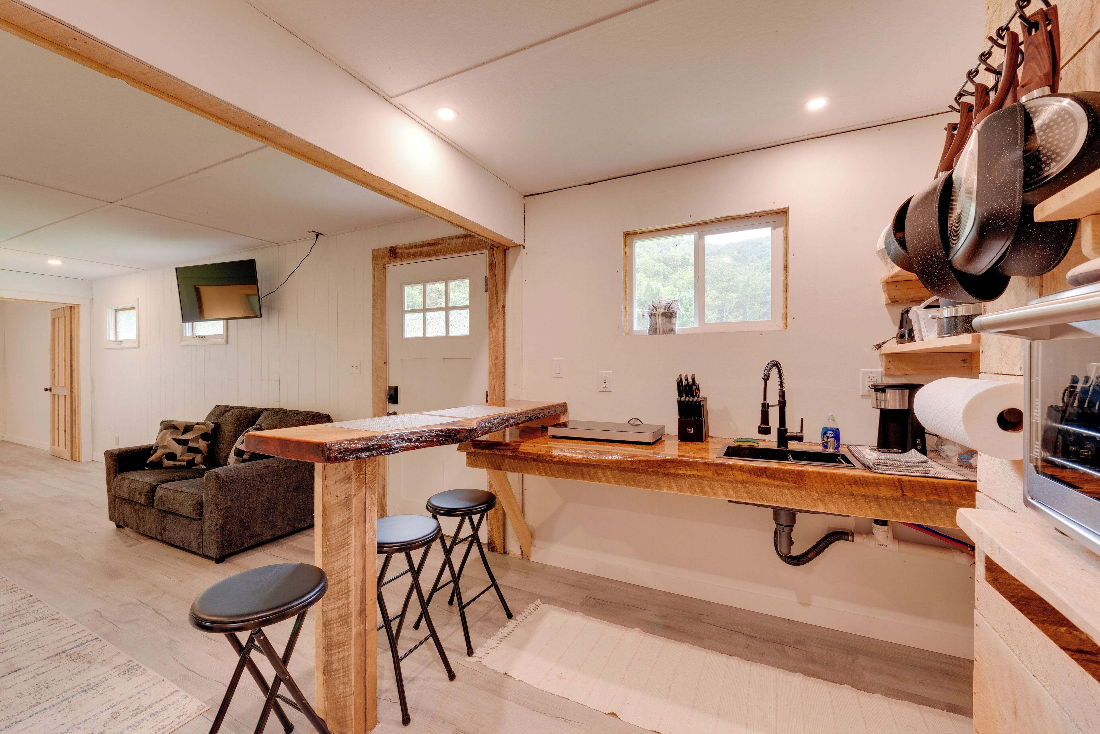 House (2 Bedrooms) | Interior