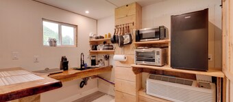 Hillsgrove Cabin w/ Community Perks: Pets Welcome!