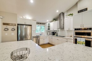 House (3 Bedrooms) | Interior - Bremerton Home w/ Fire Pit Near Parks & Museums (Bremerton)