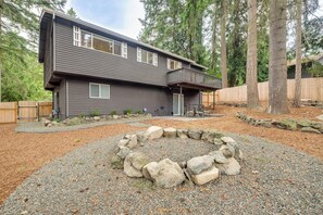 House (3 Bedrooms) | Interior - Bremerton Home w/ Fire Pit Near Parks & Museums (Bremerton)