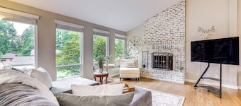 Bremerton Home w/ Fire Pit Near Parks & Museums