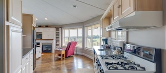 Panoramic Views: Hillside Millersburg Studio