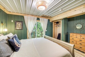 House (1 Bedroom) | Interior