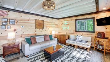 House (1 Bedroom) | Interior