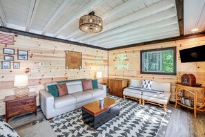 House (1 Bedroom) | Interior