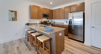 Bayfront Condo w/ Pool Access, Near Rehoboth Beach
