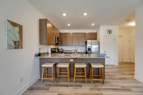 Bayfront Condo w/ Pool Access, Near Rehoboth Beach