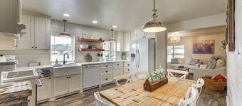 Horses Welcome: Pittsburg Home Near Wineries!