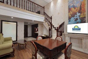 Deluxe Loft, 1 King Bed, Non Smoking - Days Inn by Wyndham Chongqing Jiulongpo (Chongqing)