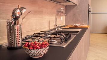 Kühlschrank, Ofen, Herdplatte, Geschirrspüler