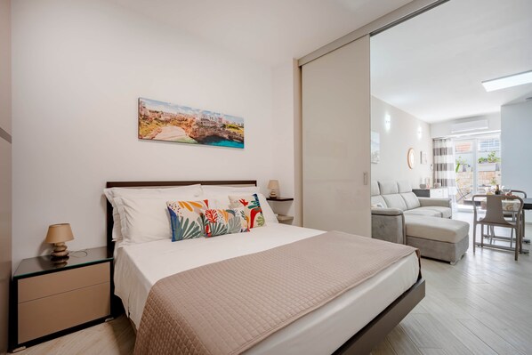 1 bedroom, iron/ironing board, travel cot, free WiFi