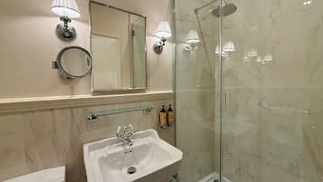 Camera Superior | Ferro/asse da stiro, Wi-Fi gratuito, lenzuola