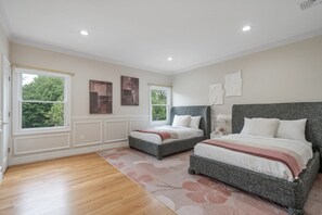 Talo, useita makuuhuoneita | 7 makuuhuonetta, työpöytä, kannettavalle tietokoneelle sopiva työtila