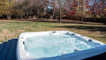 House, Multiple Bedrooms | Outdoor spa tub