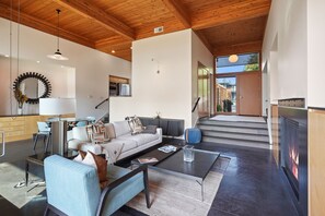 House, 3 Bedrooms | Living area