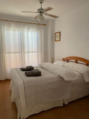 2 Schlafzimmer, Bügeleisen/Bügelbrett, Reisekinderbett, kostenloses WLAN