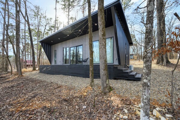 Exterior - Cookies and Cream Luxury 1 Bedroom Couples cabin near Lake. (Broken Bow)