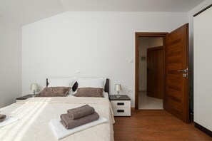 1 bedroom, iron/ironing board, free WiFi, bed sheets