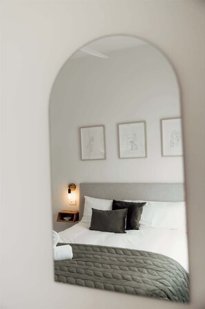4 chambres, lit de bébé portatif, Wi-Fi, literie fournie