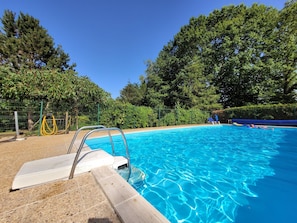 Outdoor pool - "Gite Merlot" -a spacious, comfortable 5-bedroom countryhouse in French Dordogne (Saint-Saud-Lacoussière)