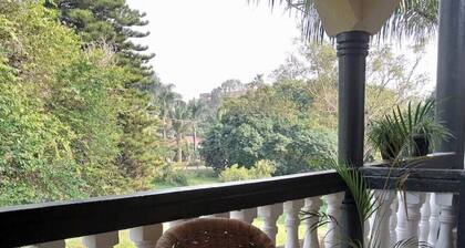 Sandalwood 3- 8min to airport, centrally located