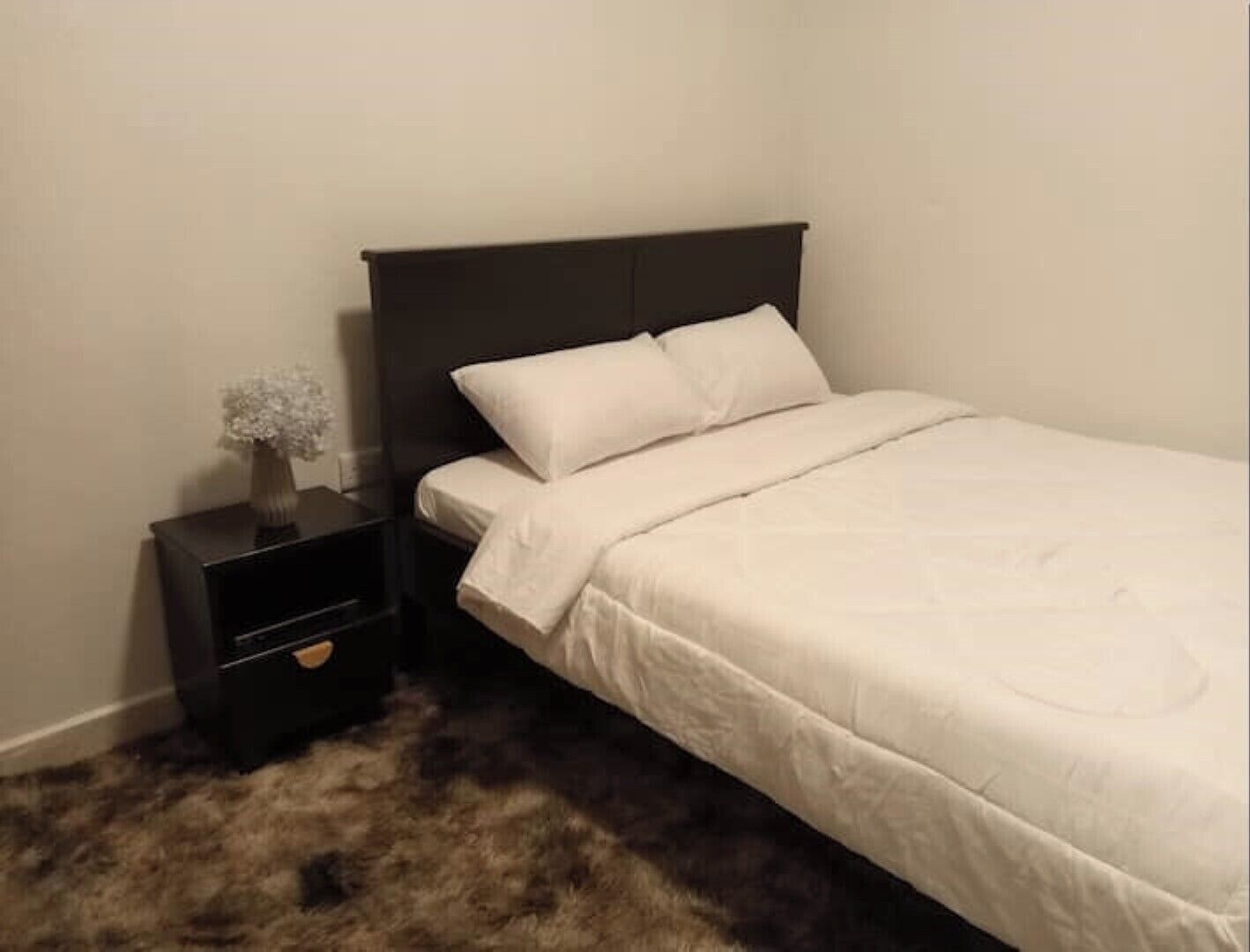 1 dormitorio, tabla de planchar con plancha, wifi y ropa de cama