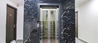 Del Fox Hotel New Delhi - Just a Minute Away From New Delhi Railway Station and Connaught Place