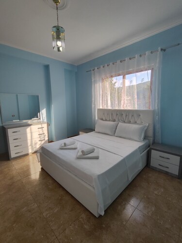 3-bedroom apartment in charming Berat with AC, WiFi. Enjoy your stay