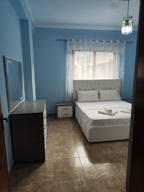 3 habitaciones, tabla de planchar con plancha y wifi
