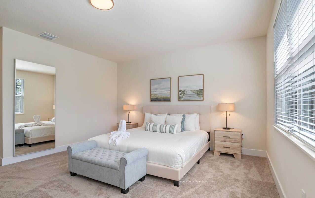 4 slaapkamers, een strijkplank/strijkijzer, reisbedje, gratis wifi