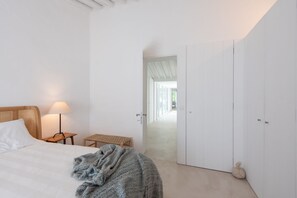 4 chambres, fer et planche à repasser, Wi-Fi, draps fournis