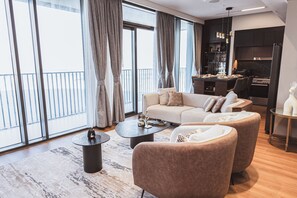 Living area - Luxury 2 Bedroom Apartment - Creek Harbour (Creek Harbor)