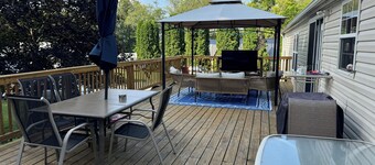 2.5 miles from Beaver Stadium our Charming 3-bedroom house with AC, WiFi
