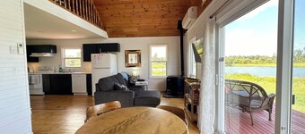 Brackley Rose- Charming Water Front Cottage In Brackley, Minutes To Beaches