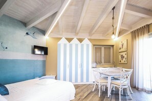 Luxury Double Room, Balcony | Laptop workspace, soundproofing, free WiFi