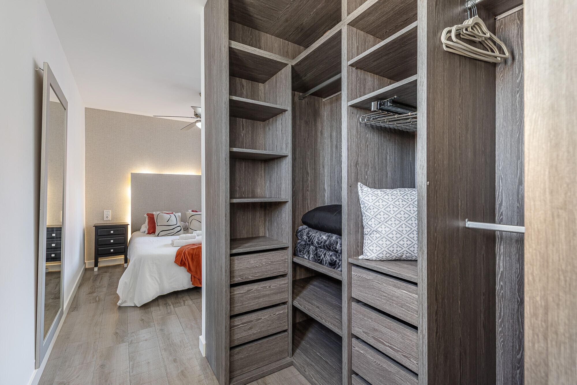 2 bedrooms, iron/ironing board, free WiFi