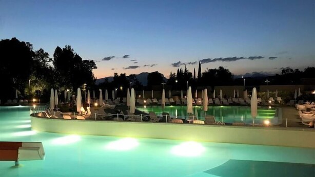 Pool - Family Apartment in Bardolino Resort (Cisano di Bardolino)