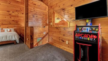 2 bedrooms, desk, free WiFi, bed sheets