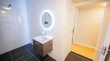 Apartment | Bathroom